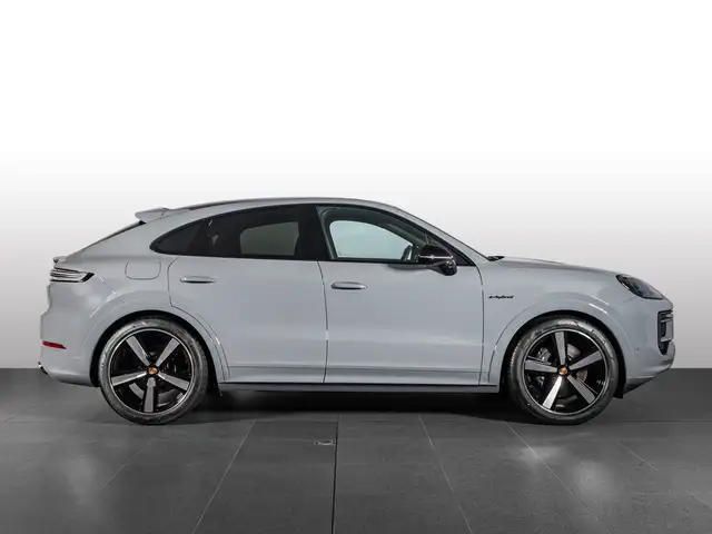 Porsche Cayenne view 6
