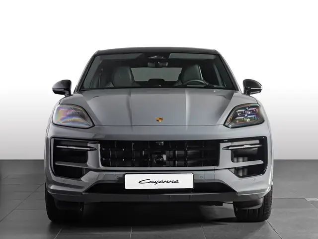 Porsche Cayenne view 8