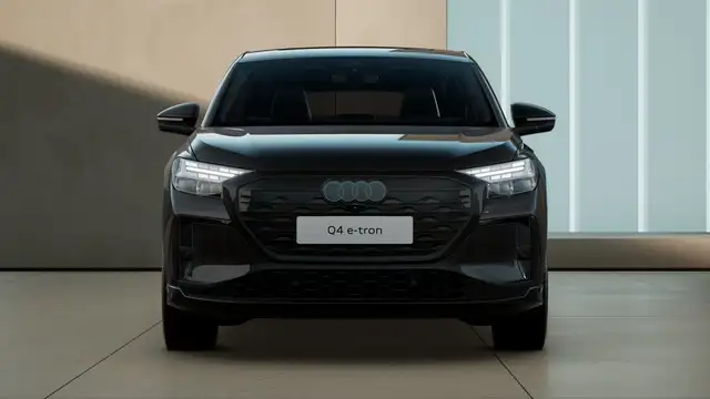Audi E-Tron view 4