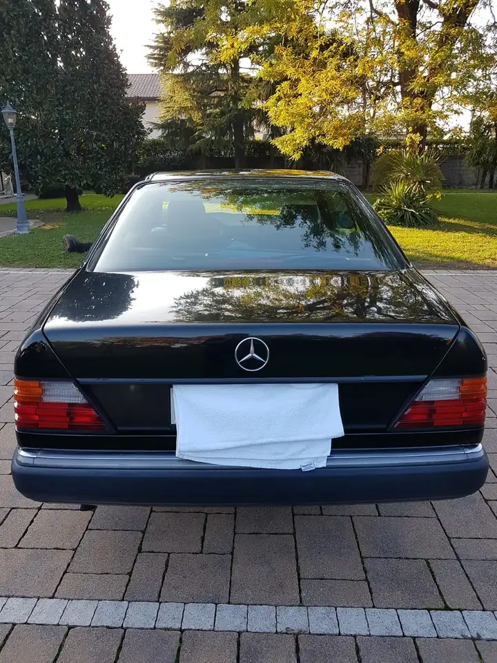 Mercedes-Benz 200 coupe colore nero, foto 10
