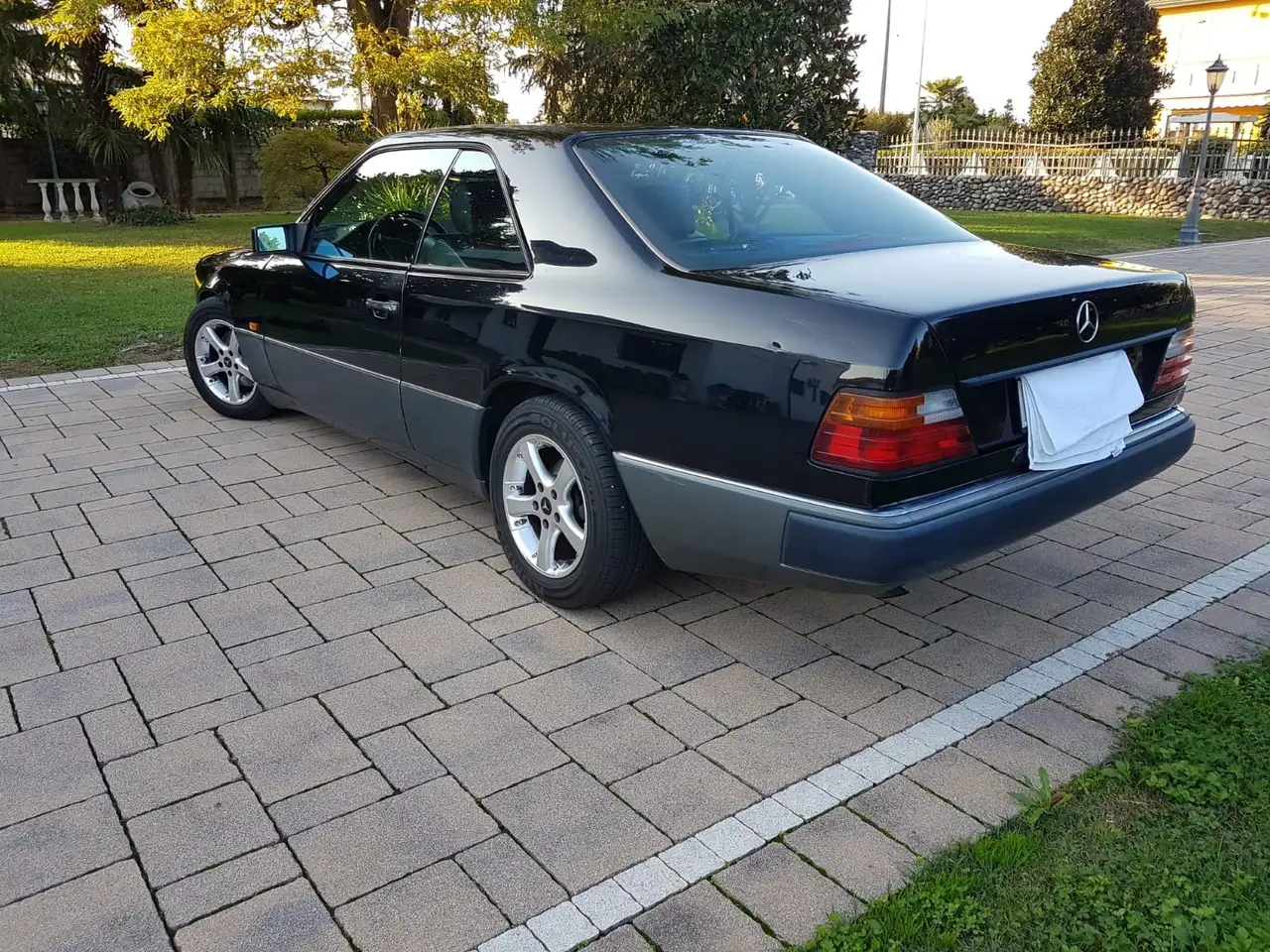 Mercedes-Benz 200 coupe colore nero, foto 11