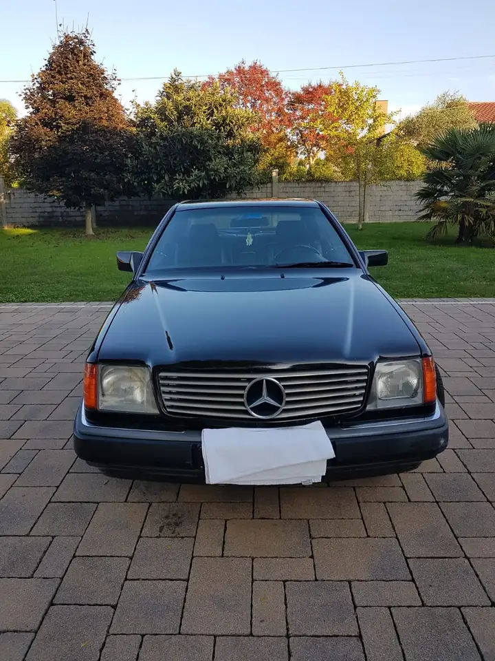 Mercedes-Benz 200 coupe colore nero, foto 12