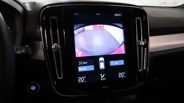 Volvo XC40 view 9