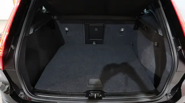 Volvo XC40 view 15