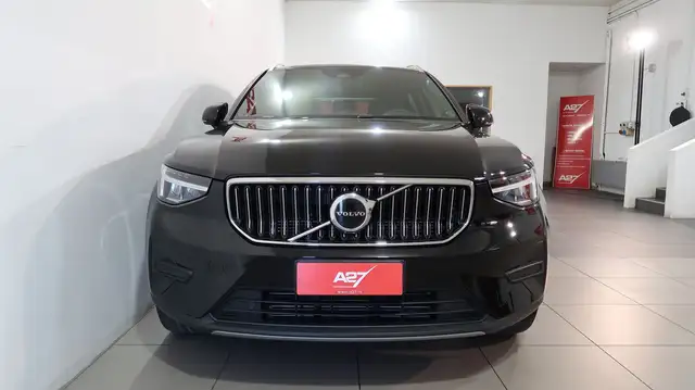 Volvo XC40 view 6