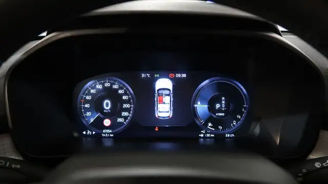 Volvo XC40 view 17
