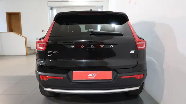 Volvo XC40 view 7