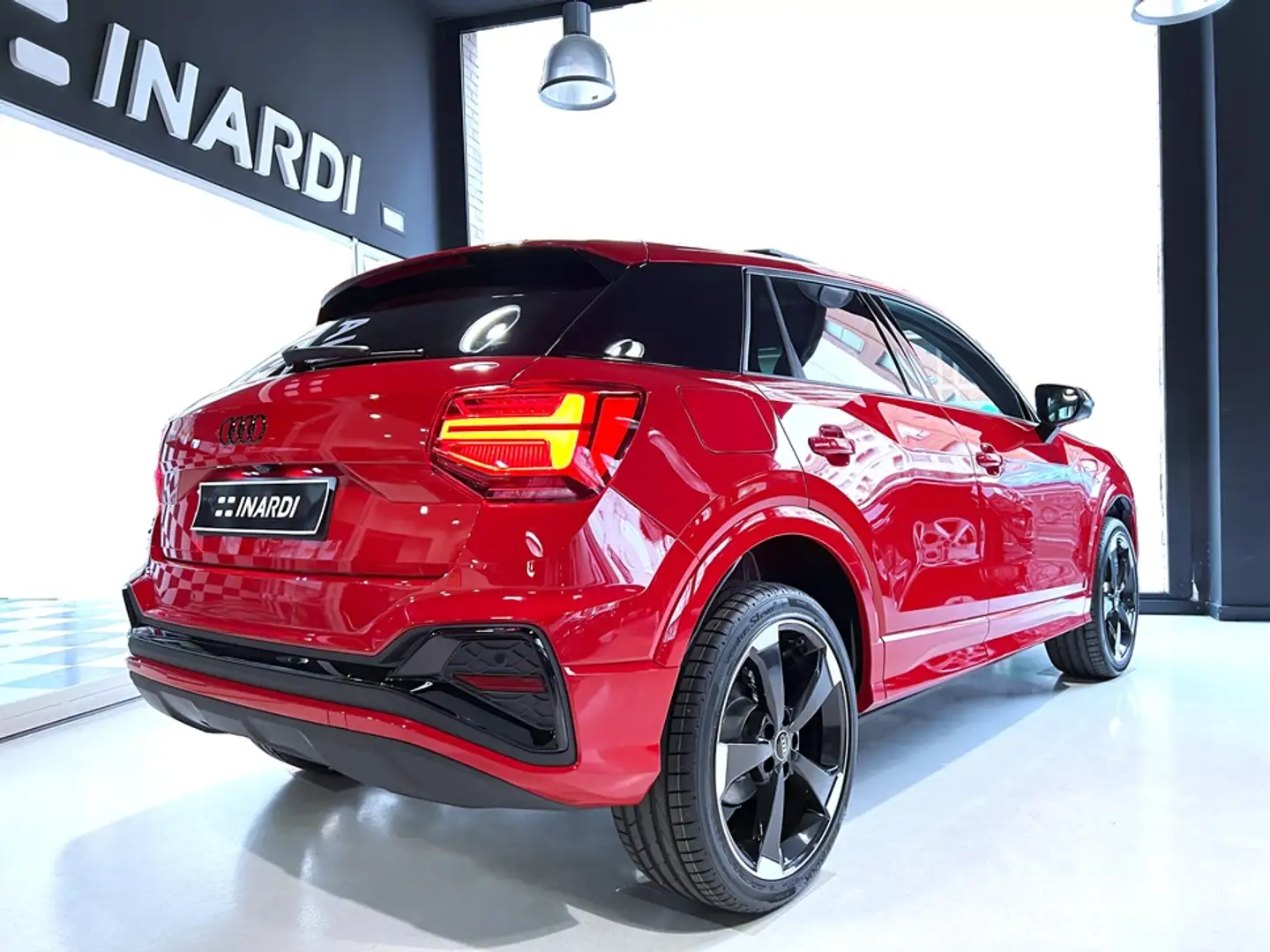 Audi Q2 35 TFSI Adrenalin Black edition S tronic 110kW Rojo - 1