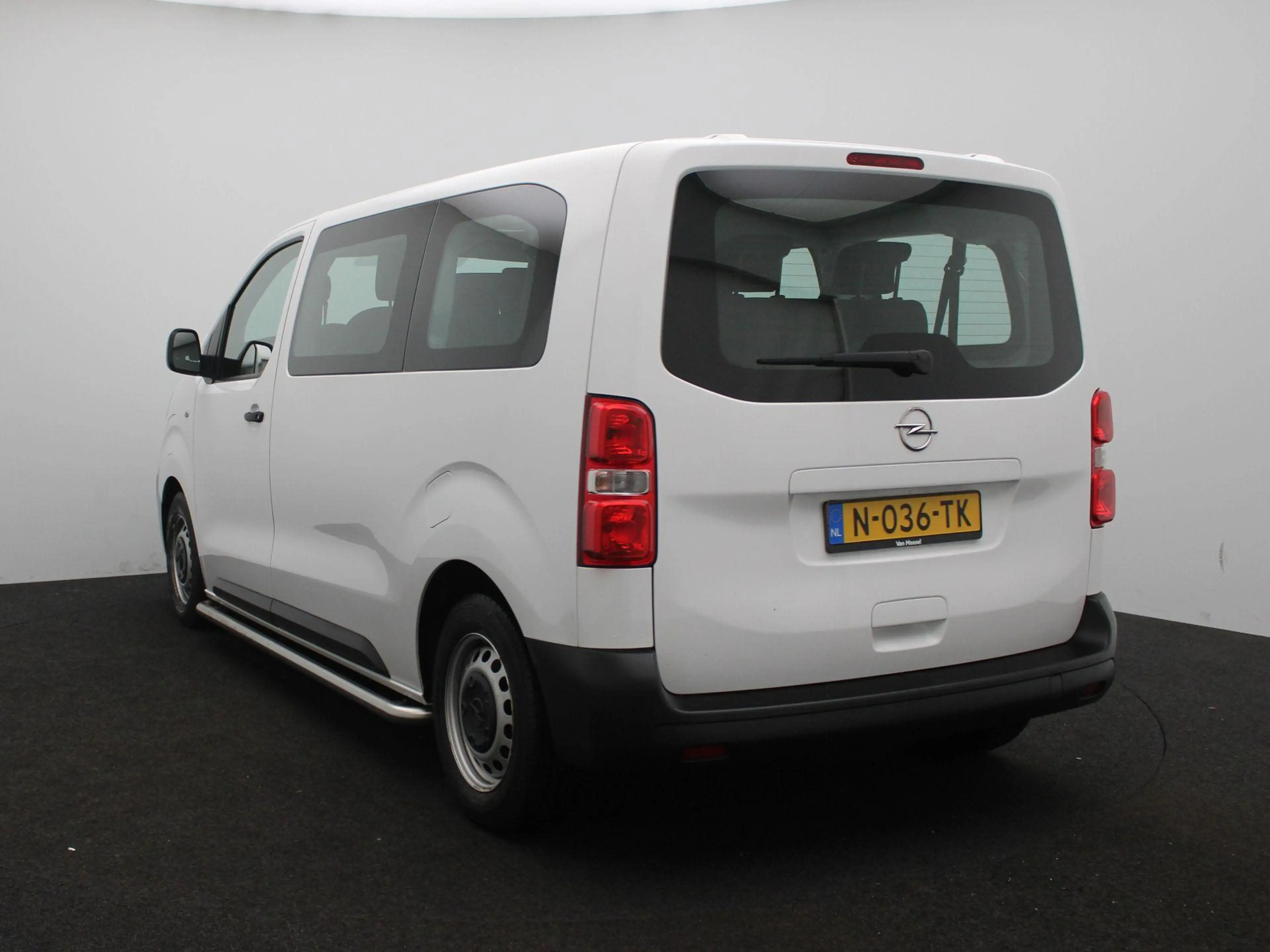 Opel Vivaro-e Combi L2H1 75 kWh — photo 3