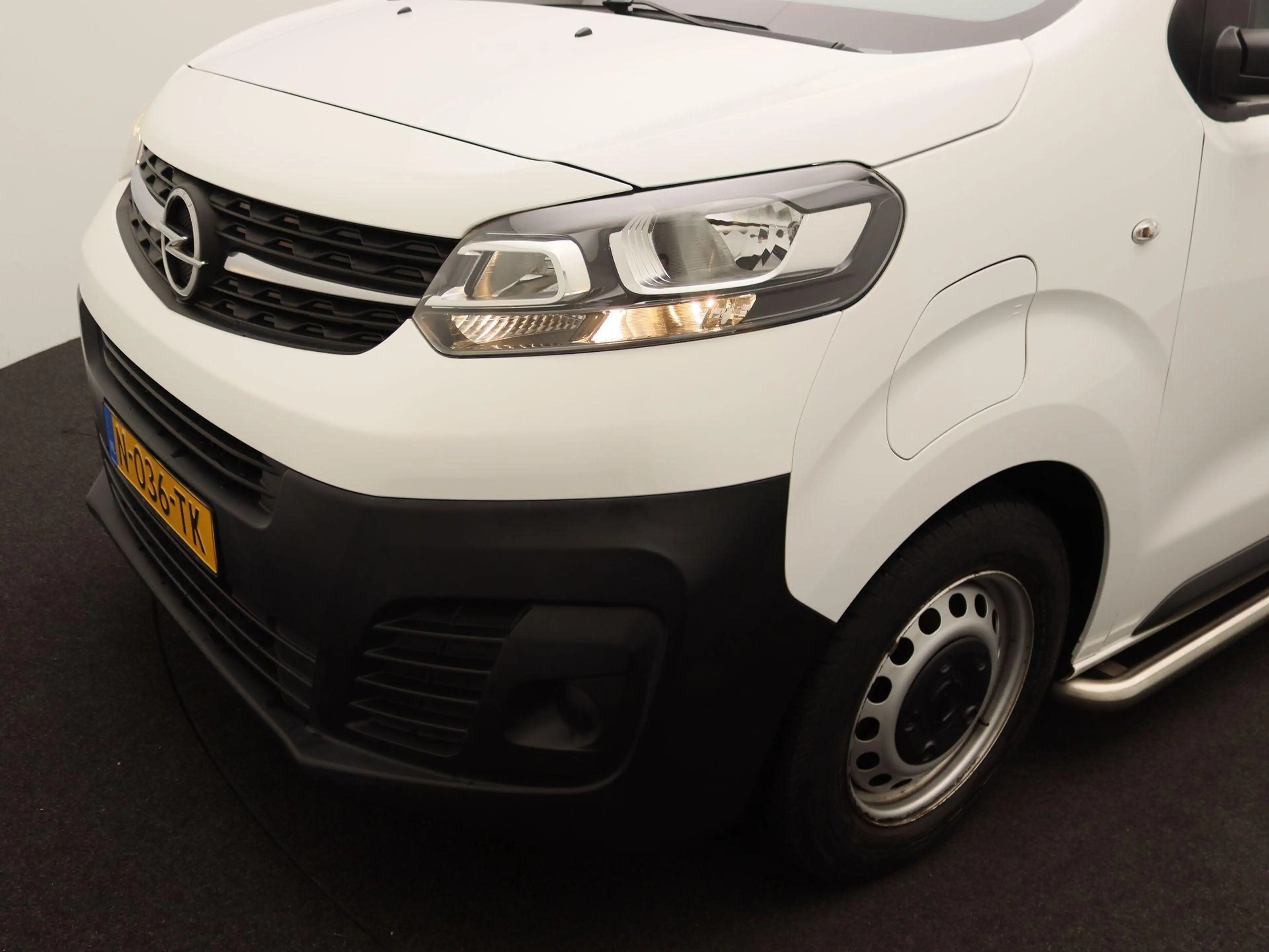 Opel Vivaro-e Combi L2H1 75 kWh — photo 14