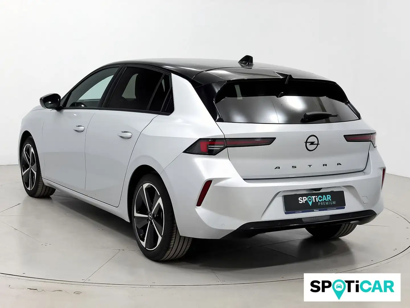 Opel Astra 1.2T XHT 96kW (130CV) GS - 2