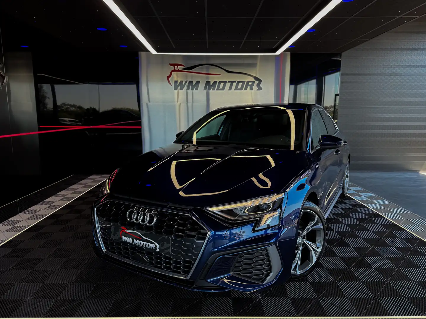 Audi A3 Sportback 35 TFSI S line S-tronic Blauw - 1