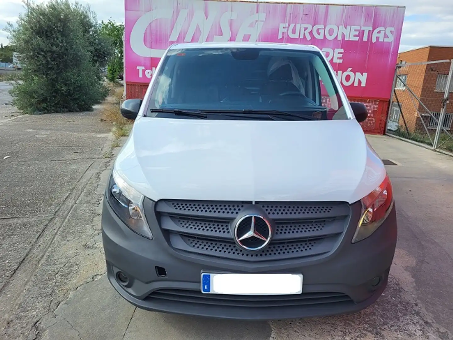 Mercedes-Benz Vito Furgón 110CDI tD Base Compacta Wit - 2