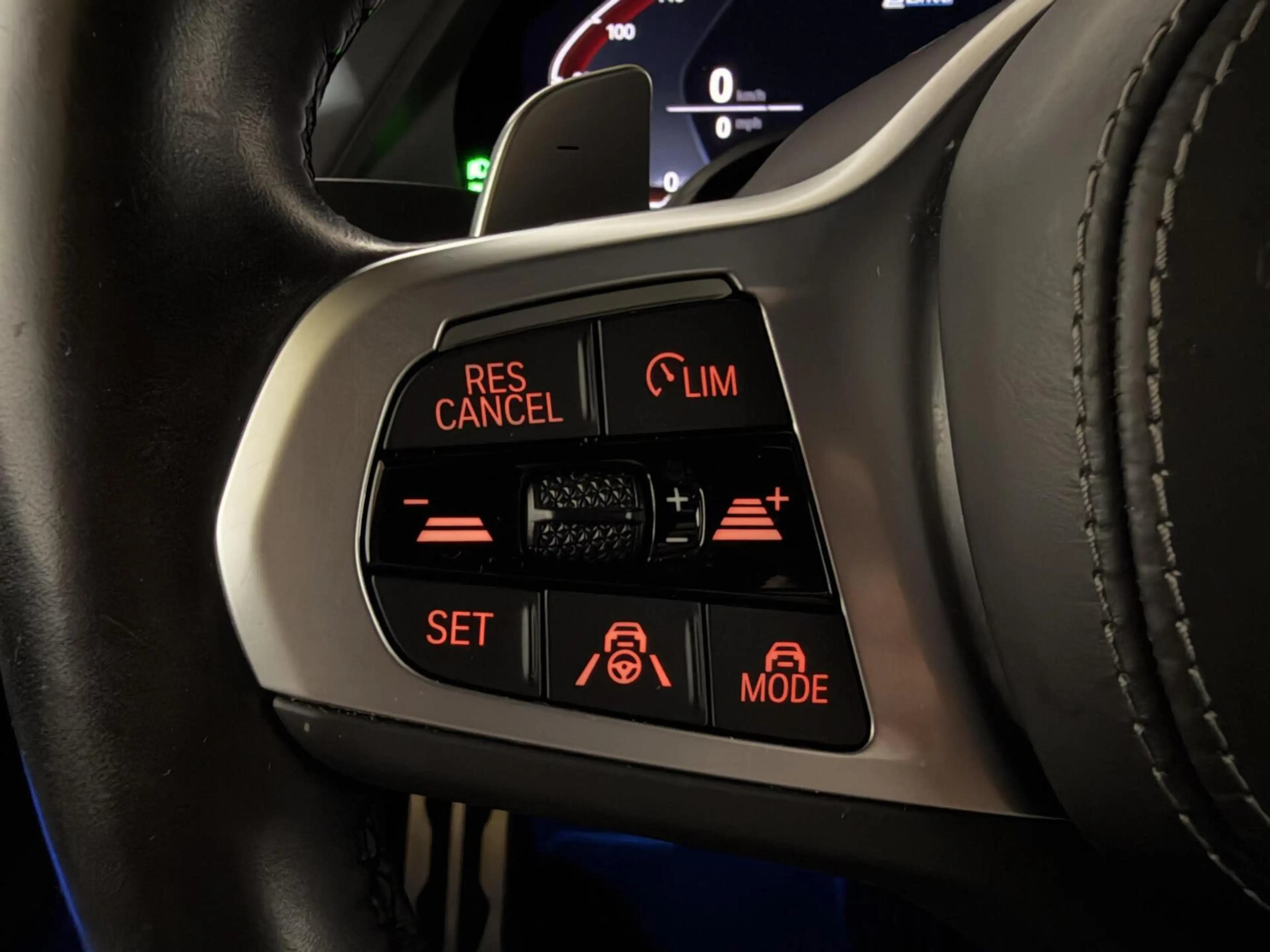 BMW X5 xDrive45e M-Sport Individual Dravitgrau Pano Laser — photo 38