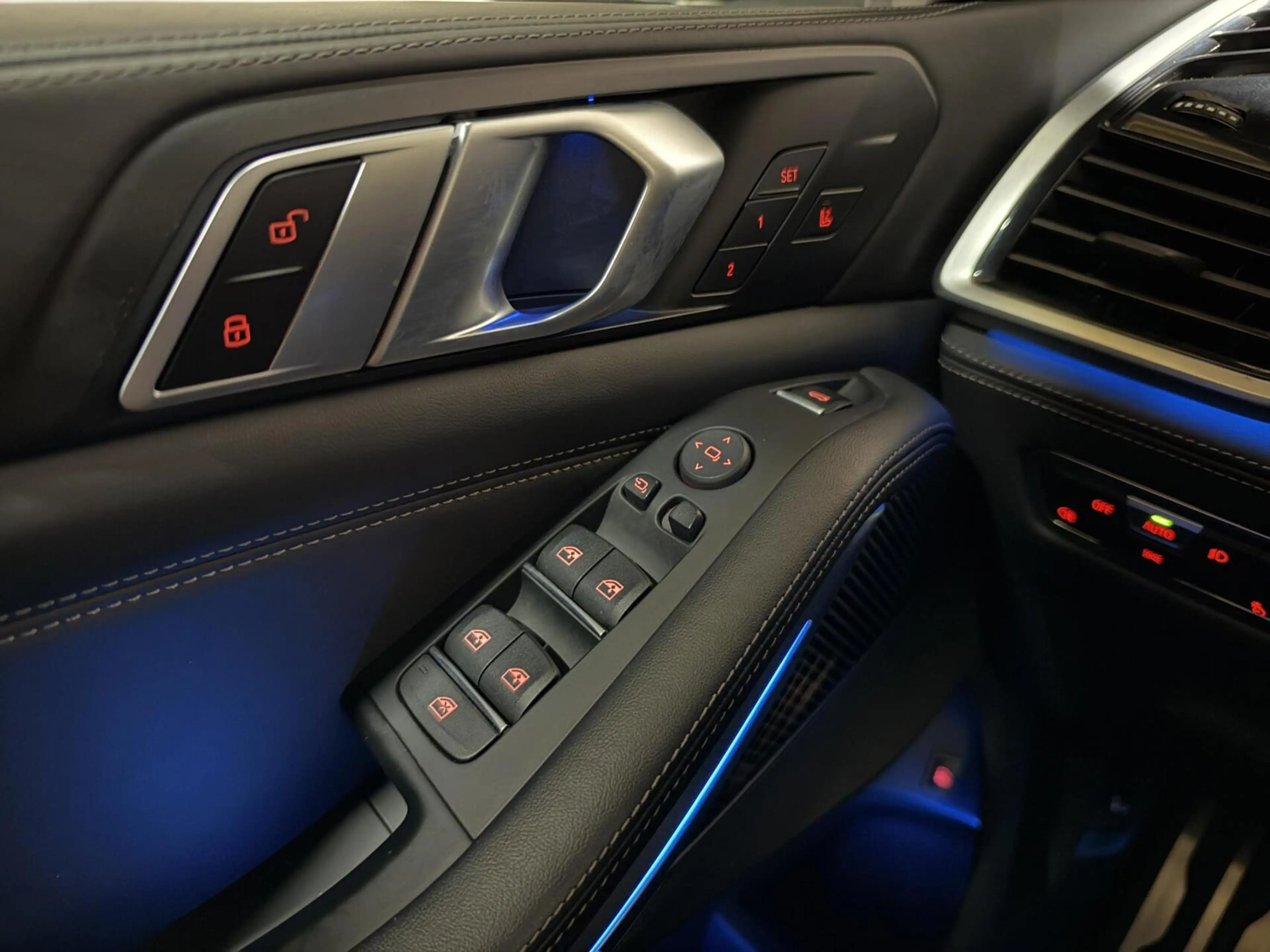 BMW X5 xDrive45e M-Sport Individual Dravitgrau Pano Laser — photo 33