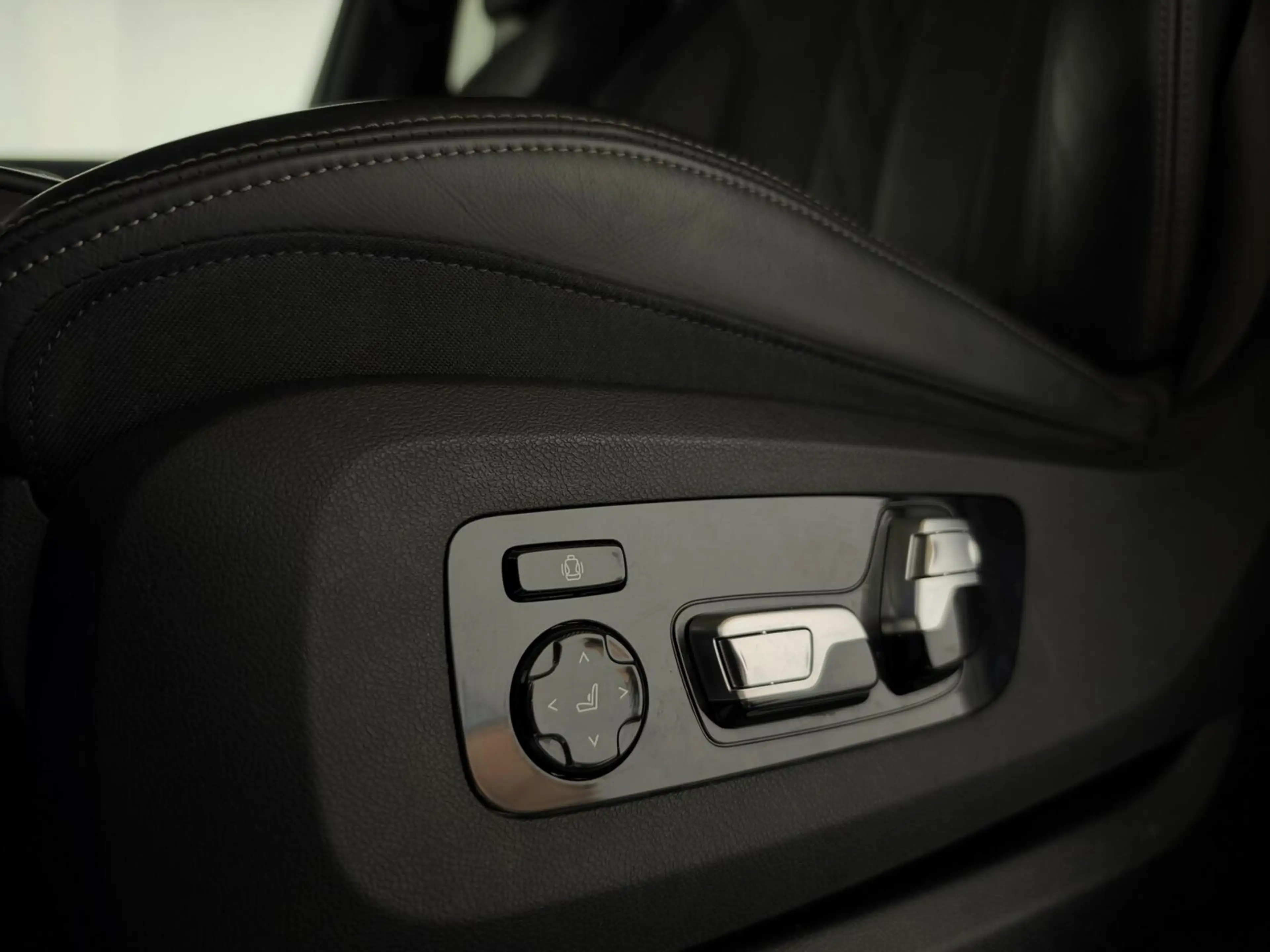 BMW X5 xDrive45e M-Sport Individual Dravitgrau Pano Laser — photo 24