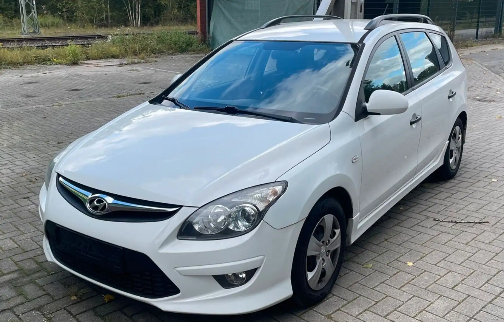 Hyundai i30 cw Edition+ Weiß - 1