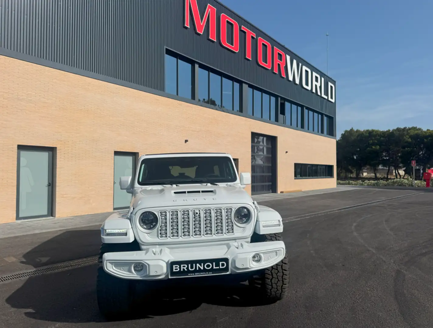 Jeep Wrangler Unlimited 2.0T GME Rubicon 272 8ATX Wit - 1