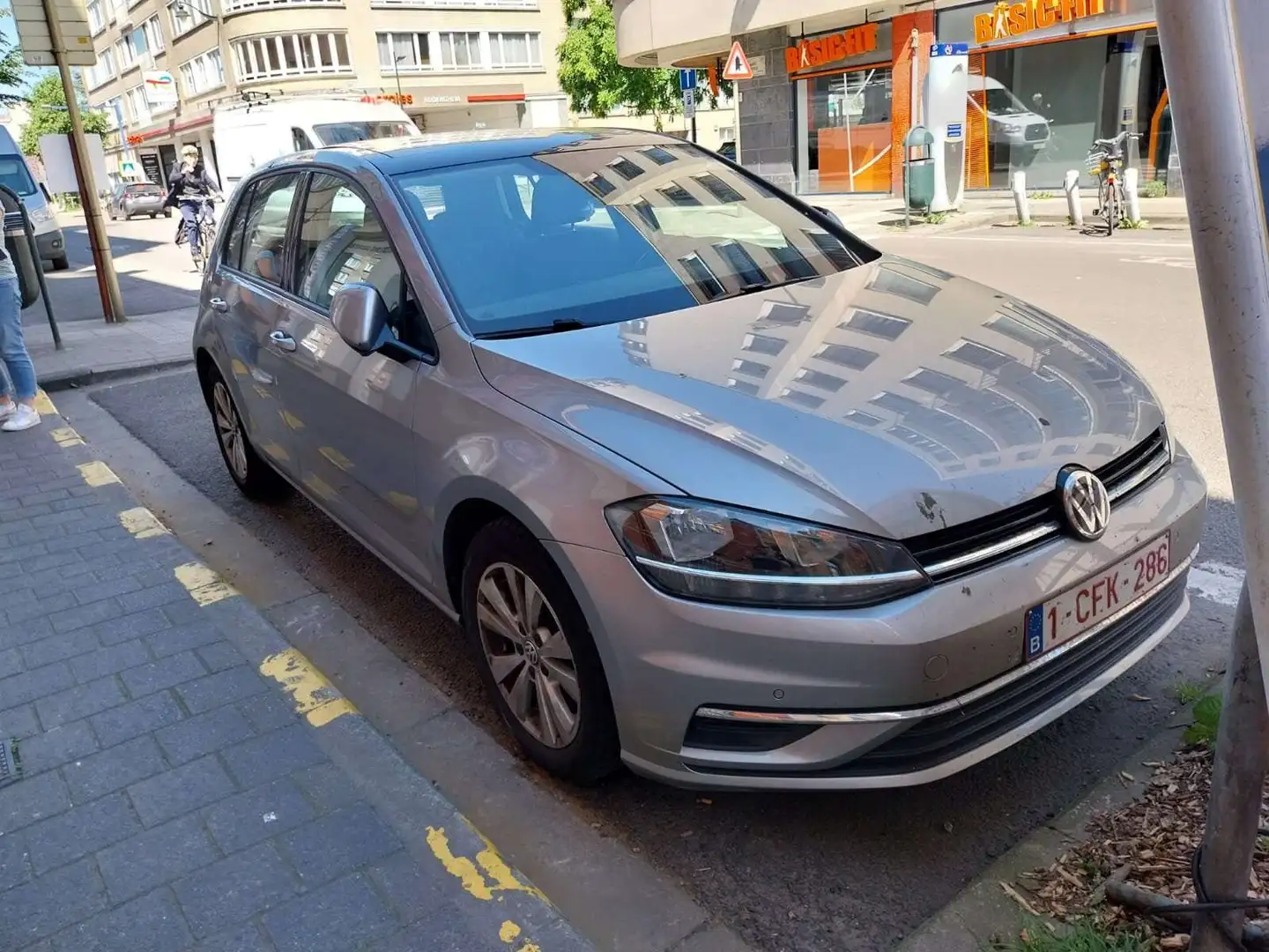 Volkswagen Golf 1.6 SCR TDi Highline *Toit* Capteurs Av/Ar* Grijs - 1