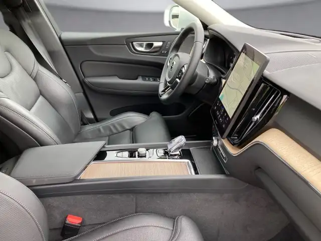 Volvo XC60 Plus, T6 eAWD Plug-in Hybrid, Elektrisch/Benzin, Bright Ansicht 11