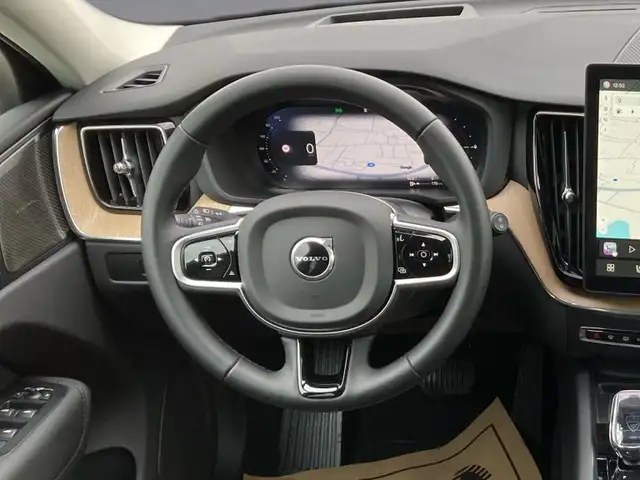 Volvo XC60 Plus, T6 eAWD Plug-in Hybrid, Elektrisch/Benzin, Bright Ansicht 10