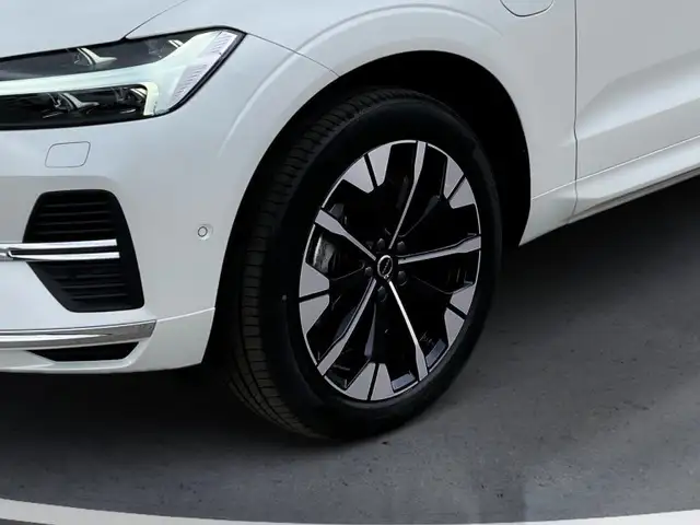 Volvo XC60 Plus, T6 eAWD Plug-in Hybrid, Elektrisch/Benzin, Bright Ansicht 8