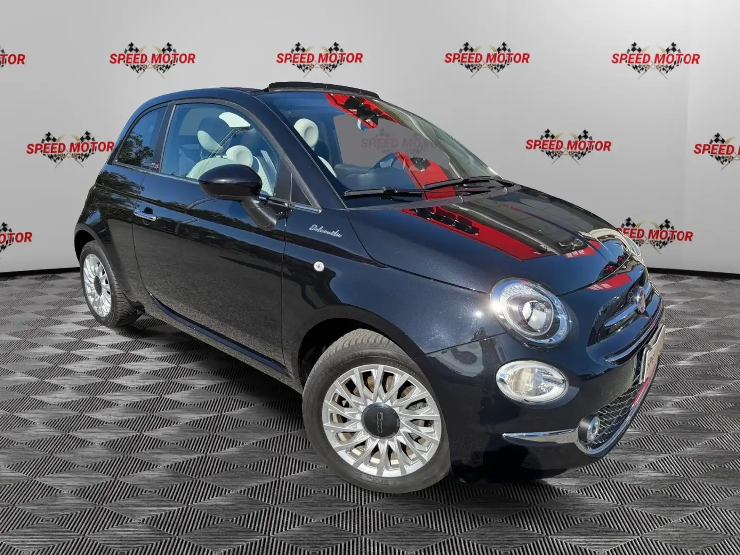 Fiat 500C 1.0 Hybrid Dolcevita CABRIO, SENSORI, CARPLAY Fekete - 1