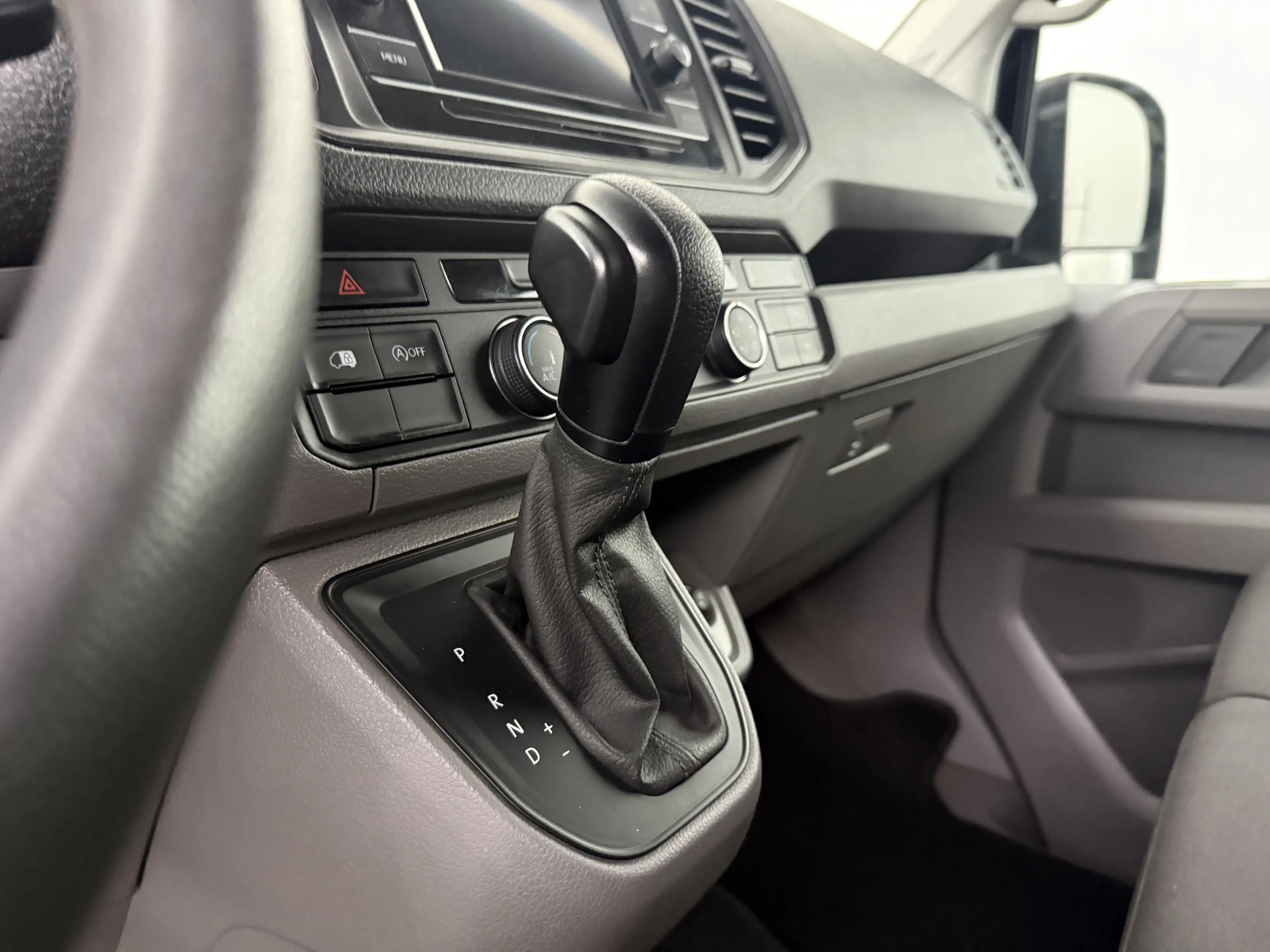 Volkswagen Crafter 2.0TDi 177PK Automaat L3H3 Black Edition | Led | M — photo 20