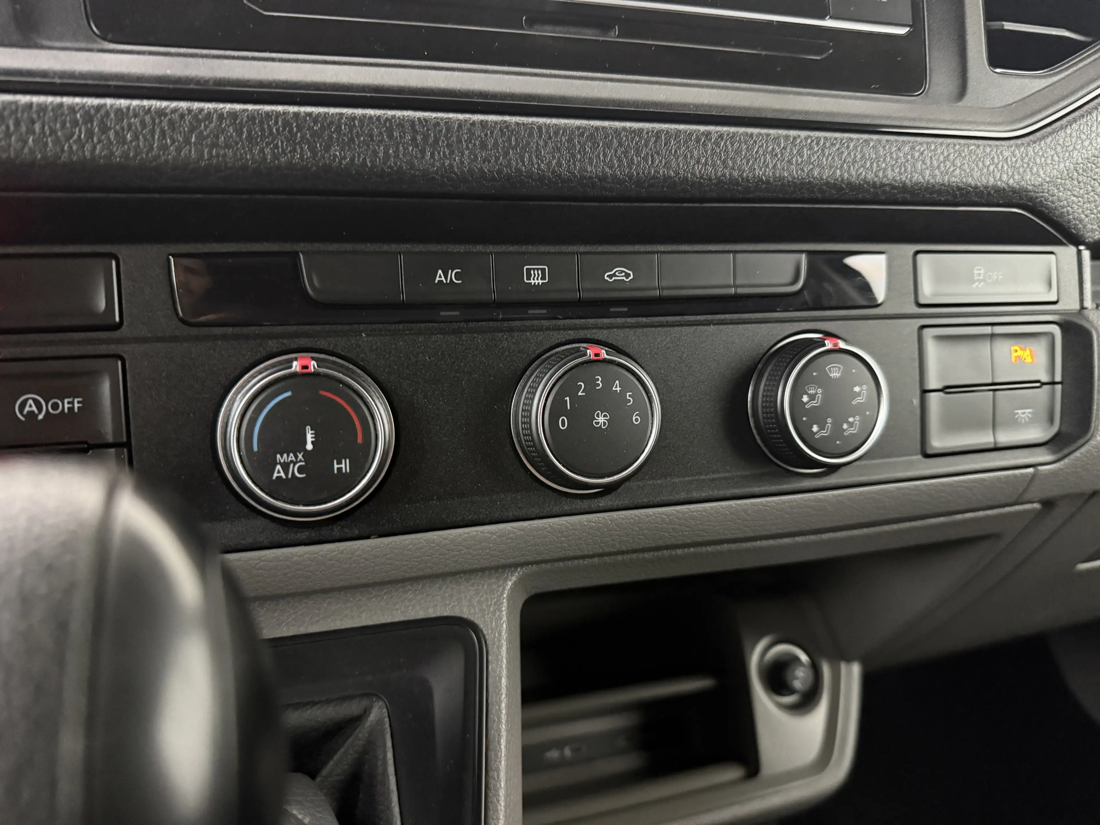 Volkswagen Crafter 2.0TDi 177PK Automaat L3H3 Black Edition | Led | M — photo 22