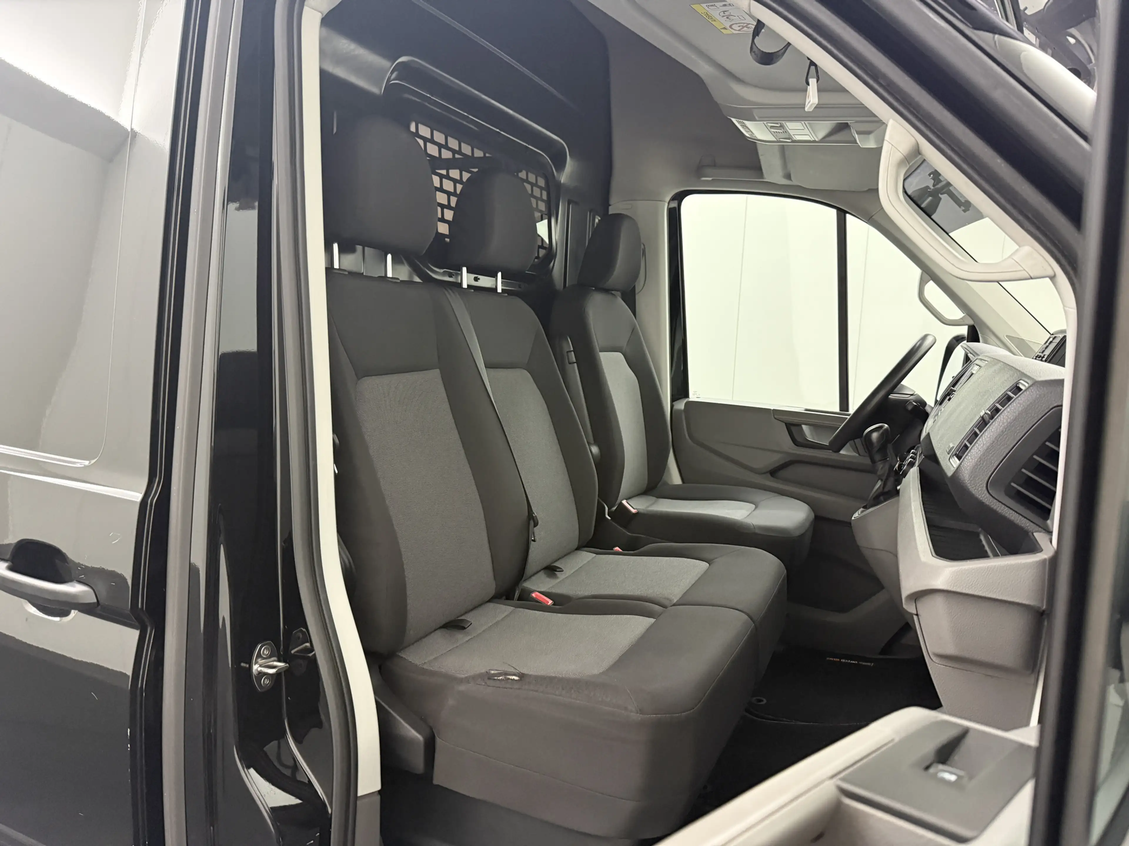 Volkswagen Crafter 2.0TDi 177PK Automaat L3H3 Black Edition | Led | M — photo 29