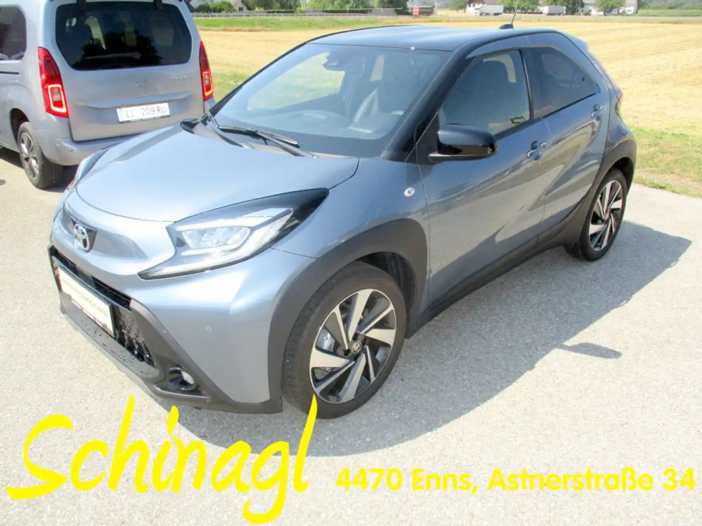 Toyota Aygo X Explore CVT Schwarz - 1