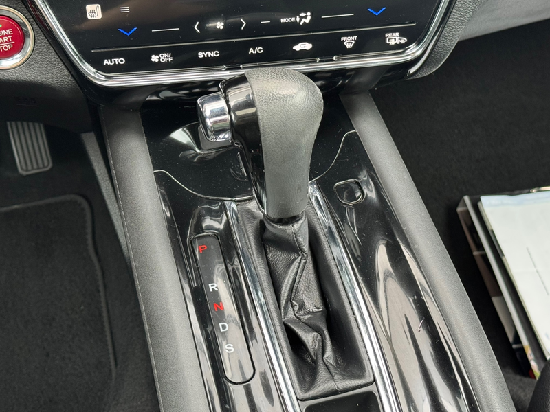 Honda HR-V 1.5 i-VTEC Executive PANO DAK STL VERW CRUISE LMV — photo 13