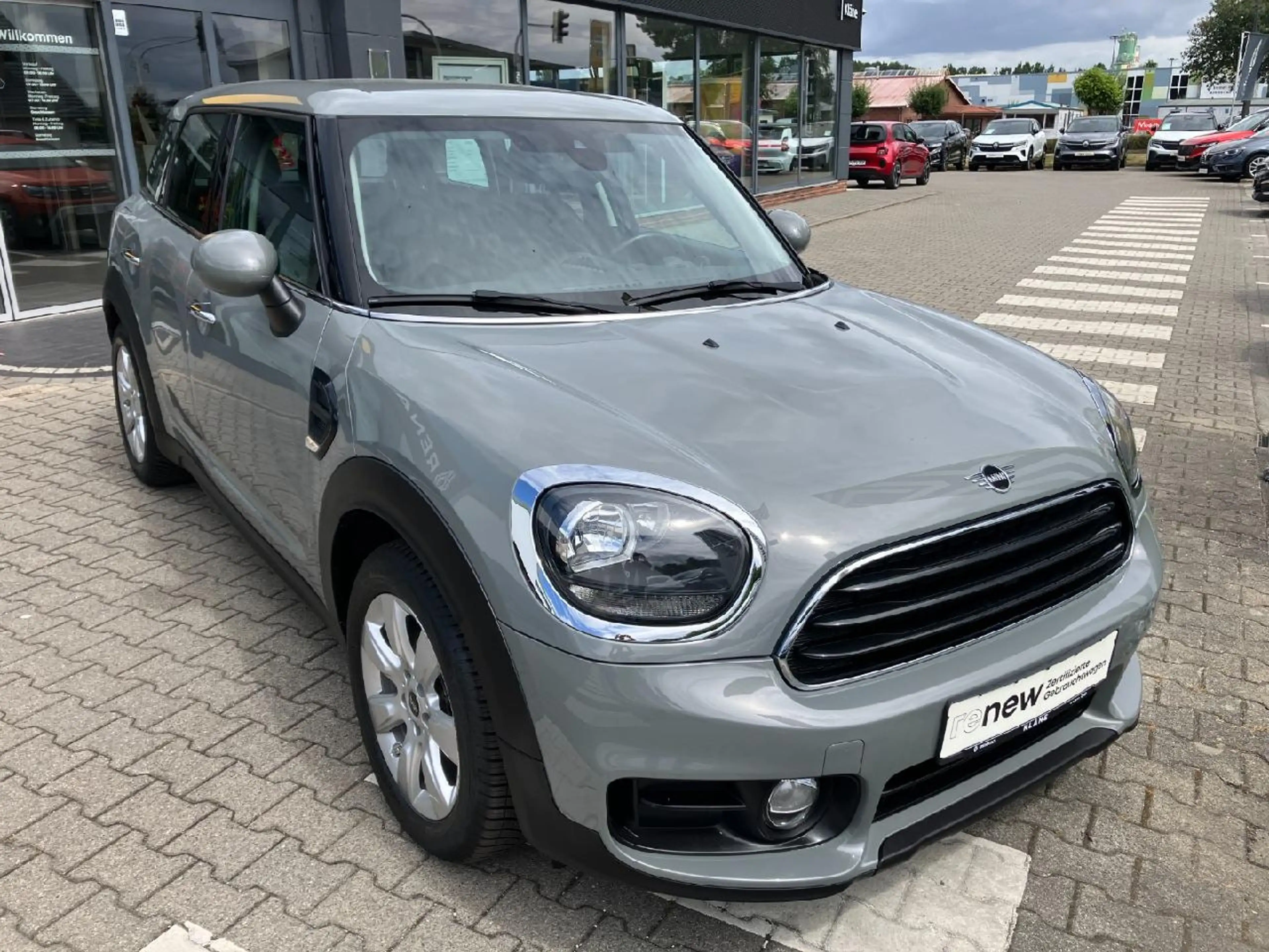 MINI One Countryman One — photo 3