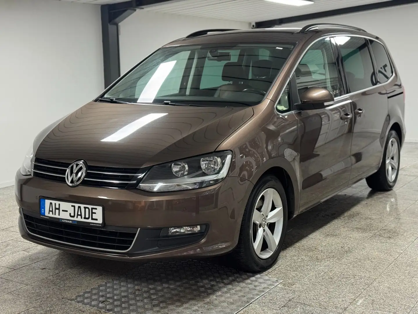 Volkswagen Sharan Comfortline BMT*Leder*Aut.*AHK* Brun - 2