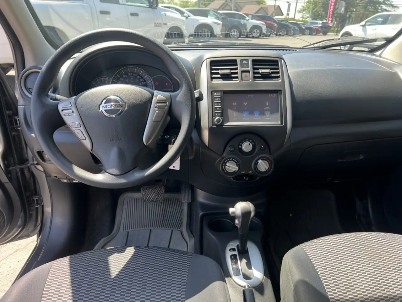 Nissan Micra снимка Nissan Micra