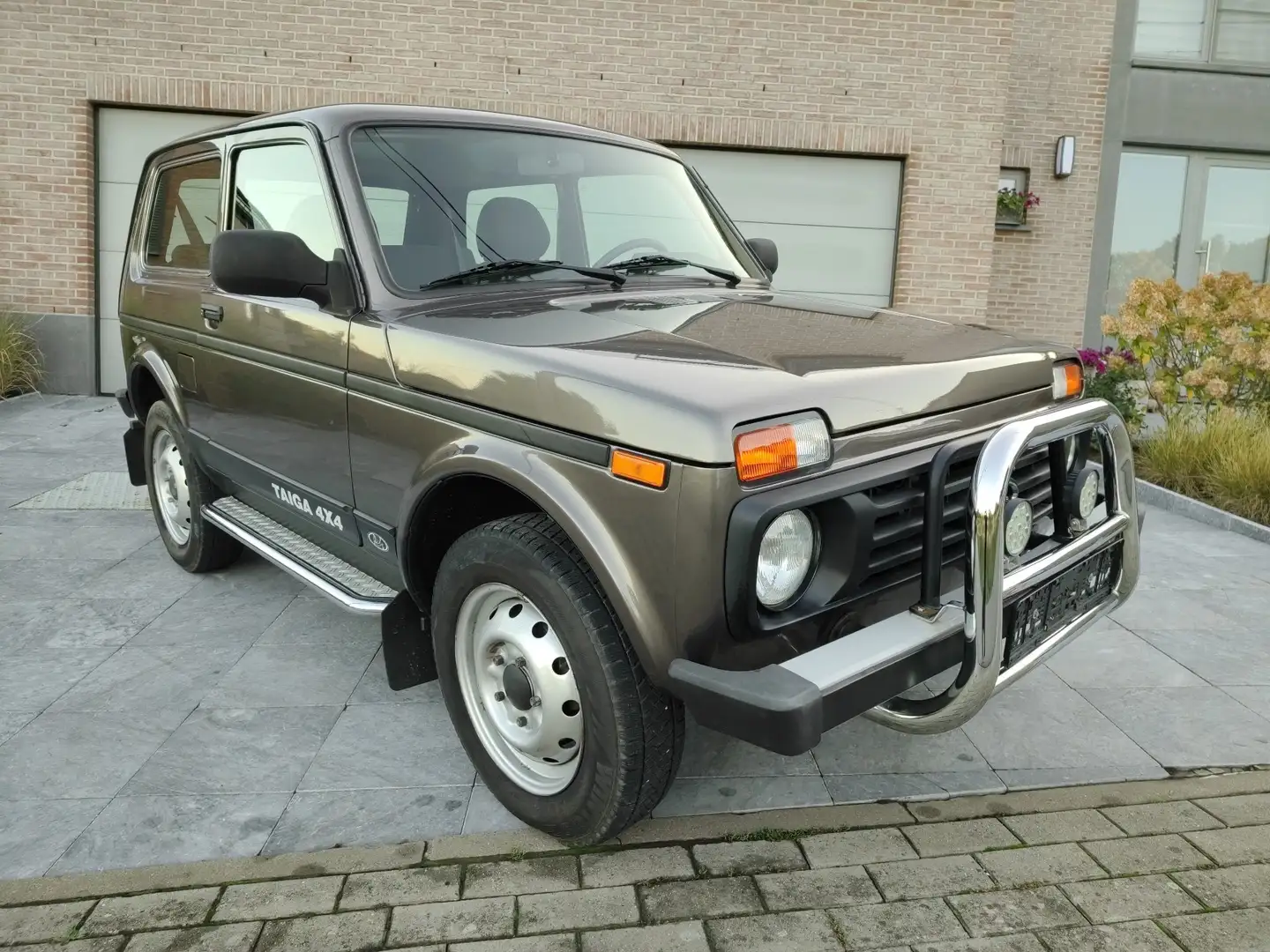 Lada Taiga 🚗 Lada Taïga / Niva 1.7 39000 km Bronzová - 1