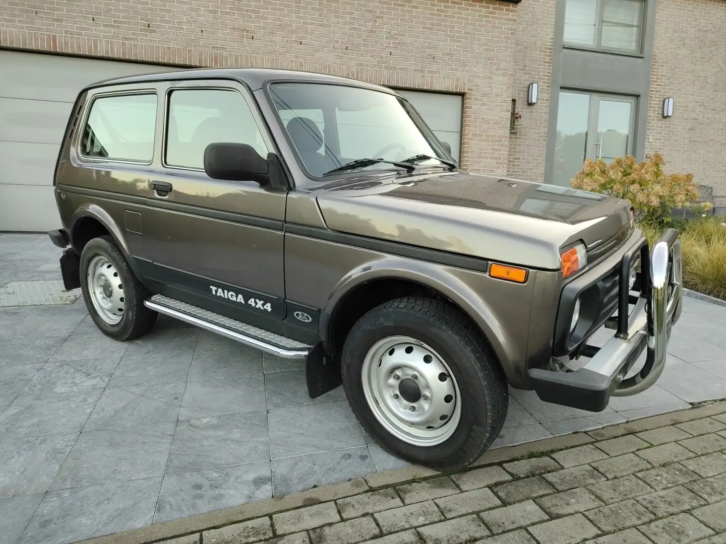 Lada Taiga 🚗 Lada Taïga / Niva 1.7 39000 km Bronzová - 2
