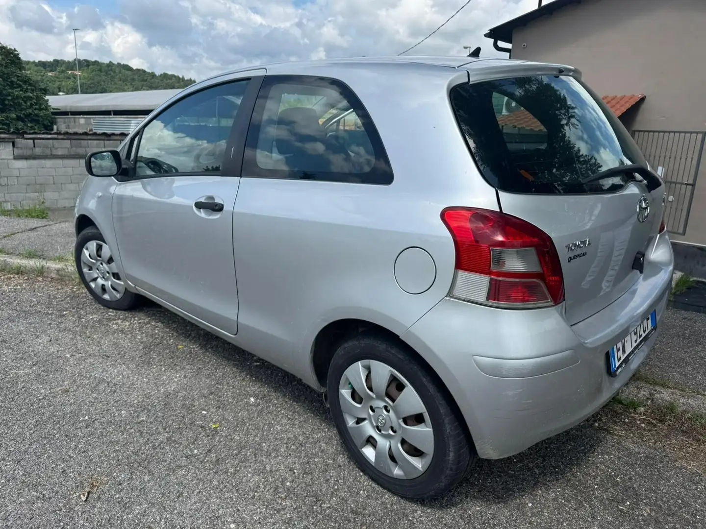 Toyota Yaris 1.0 5 porte Now GPL Argent - 2