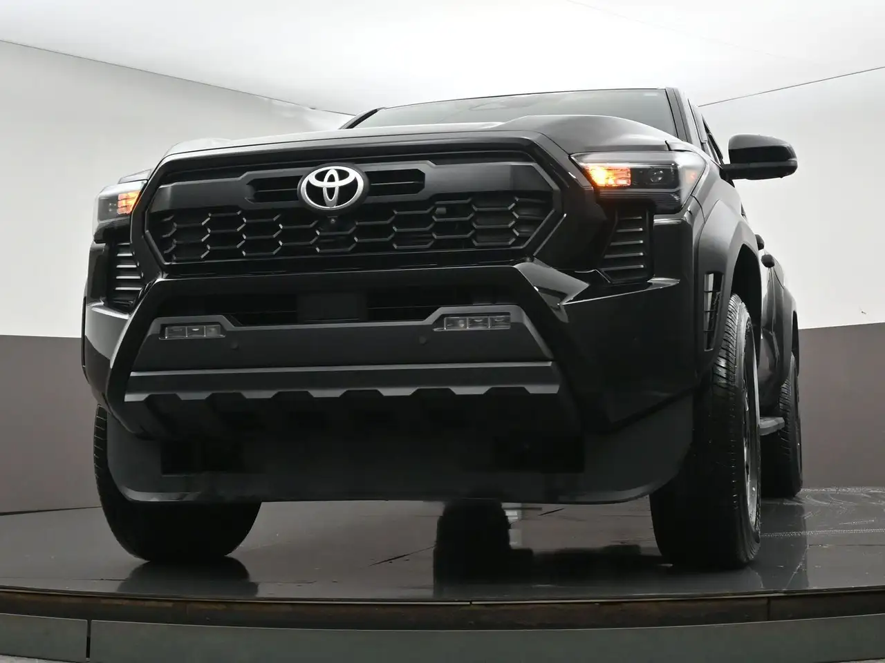 Toyota Tacoma снимка Toyota Tacoma