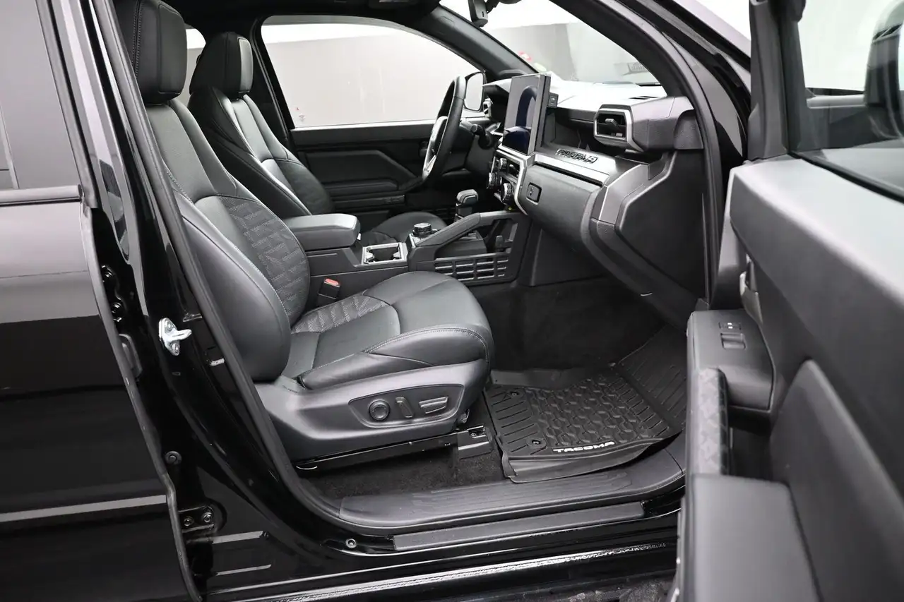 Toyota Tacoma снимка Toyota Tacoma