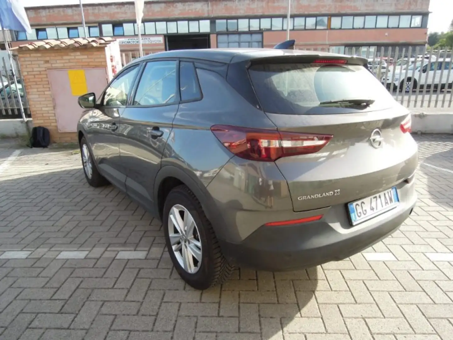 Opel Grandland X 1.5 diesel Ecotec Start&Stop Business Edition Grigio - 2