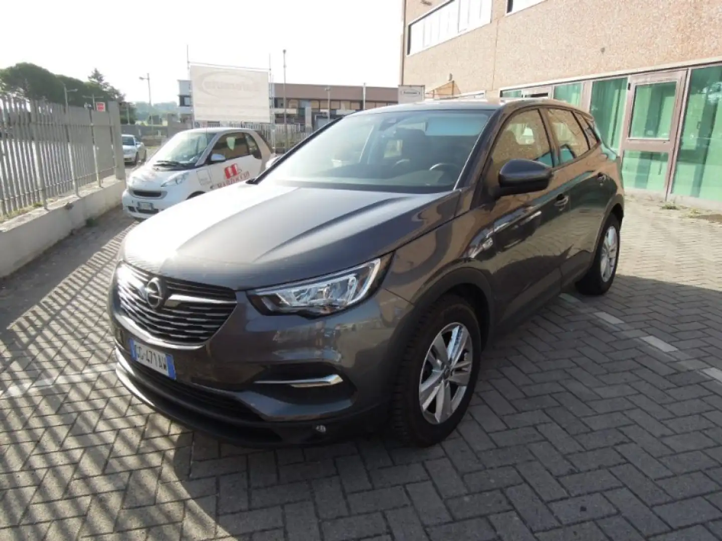 Opel Grandland X 1.5 diesel Ecotec Start&Stop Business Edition Grigio - 1