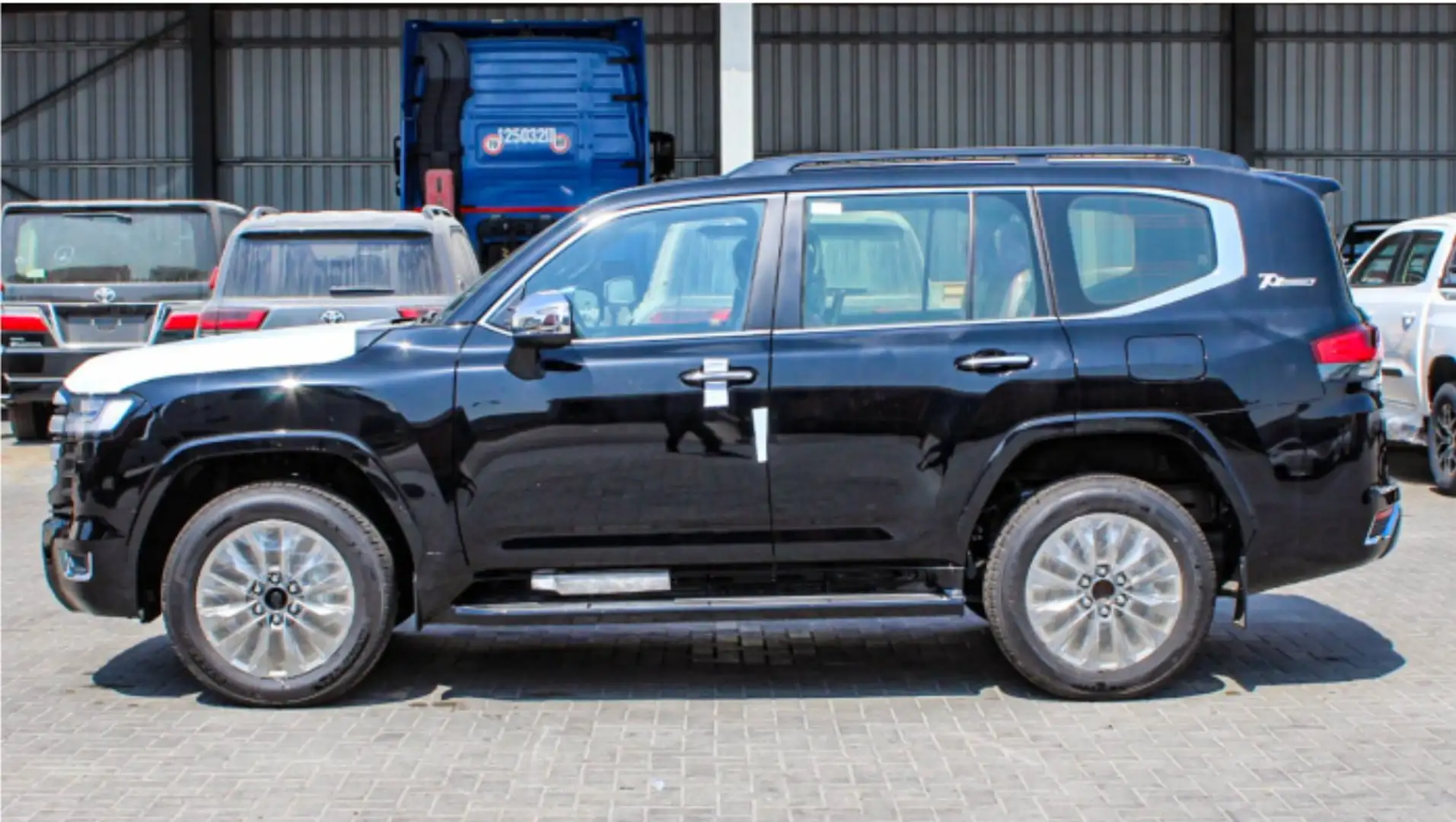 Toyota Land Cruiser 300 3.3L VX-R V6 D AT 2025 *FOR EXPORT OUT OF EU* Black - 2