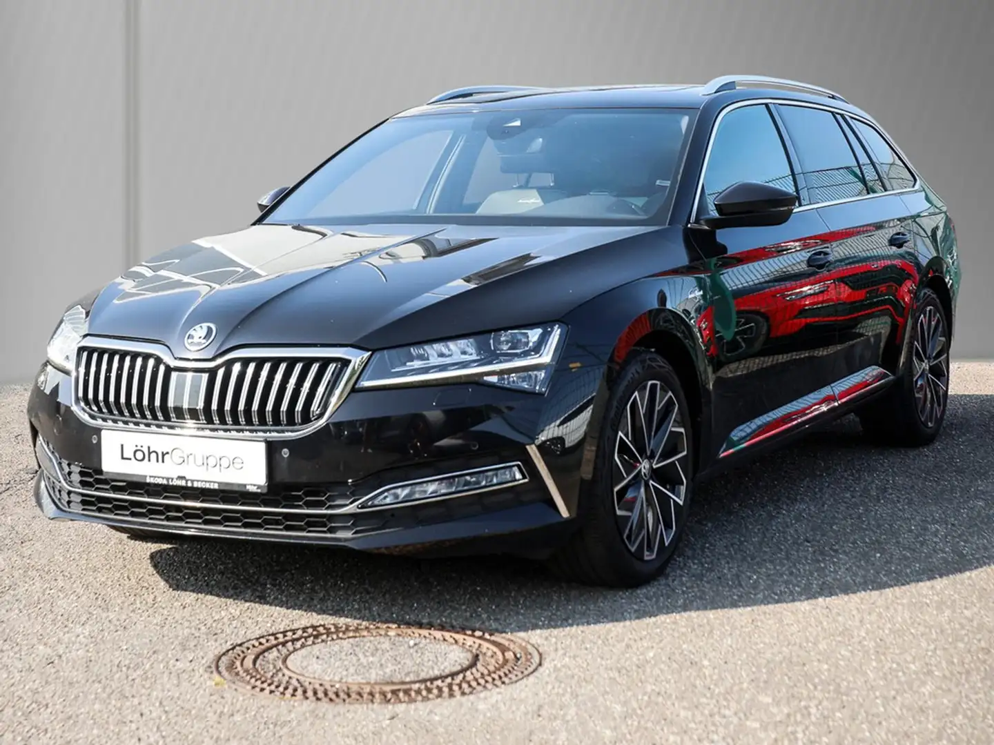 Skoda Superb Combi 2.0 TDI DSG L&K Navi/Pano Schwarz - 2