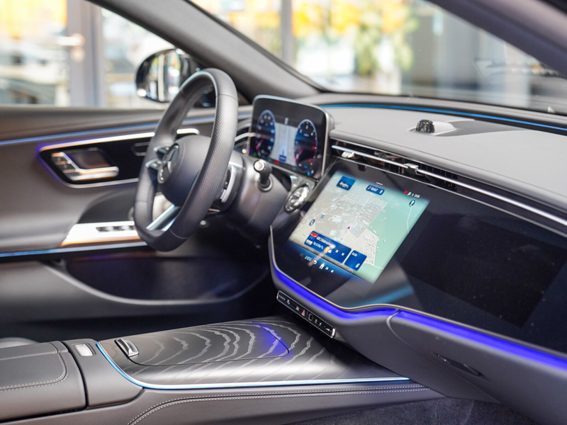 Mercedes-Benz E 220 E 220 d T AMG Line Night Superscreen Burmester — photo 10
