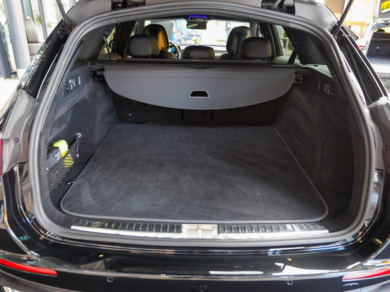 Mercedes-Benz E 220 E 220 d T AMG Line Night Superscreen Burmester — photo 13