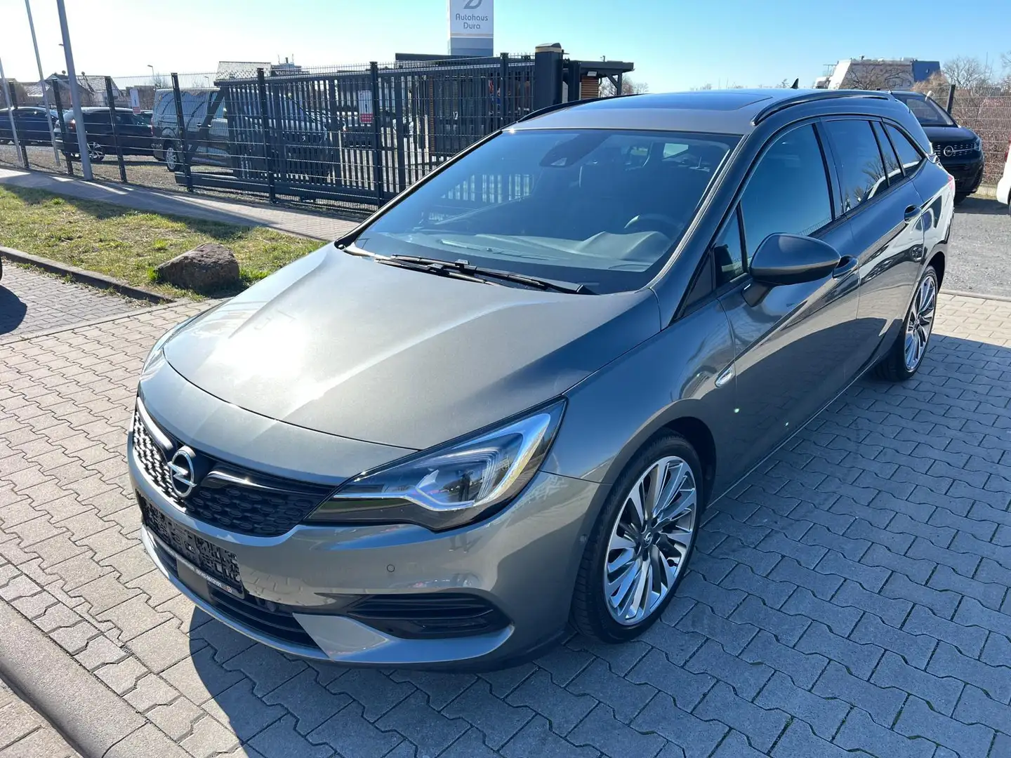 Opel Astra 1.4 T Ulitmate Aut. Navi+Leder+Sd+Kamera Gris - 2