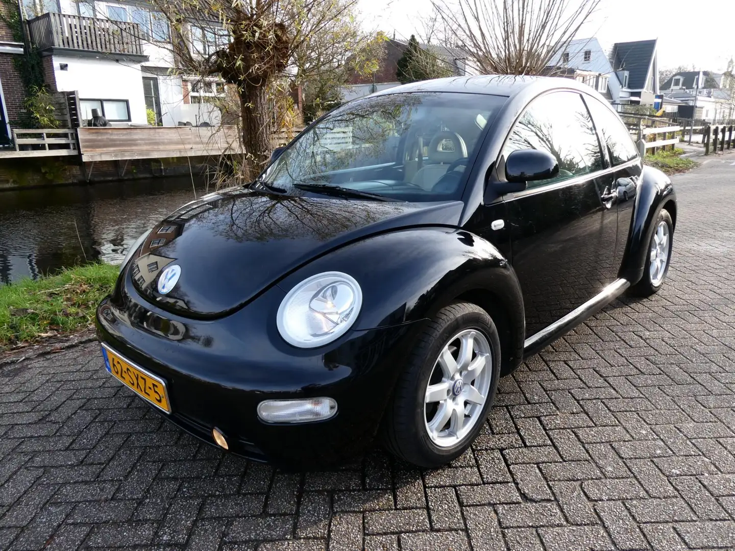 Volkswagen New Beetle 2.0 Highline Airco Leder Youngtimer Чорний - 1