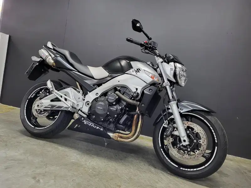 Suzuki GSR 600
