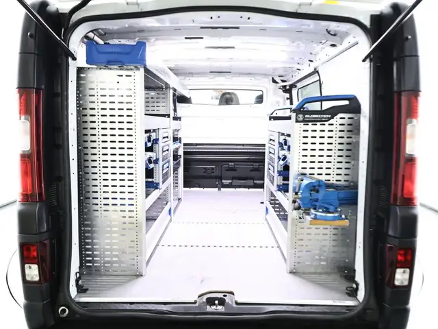 Renault Trafic view 6